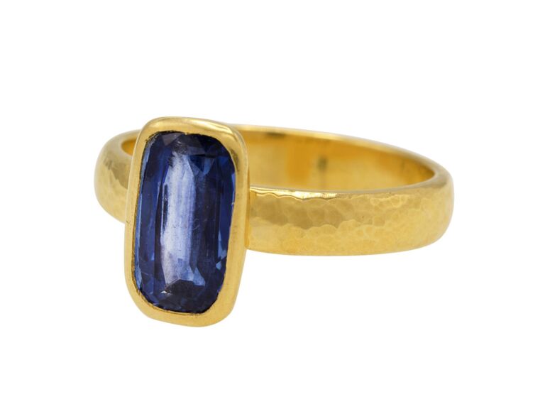 24/22K Yellow Gold Rectangle Kyanite Ring (11x6mm