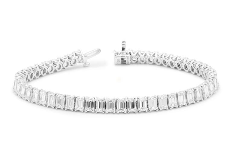 18K White Gold Emerald Cut Diamond Bracelet set with 52 emerald cut diamonds