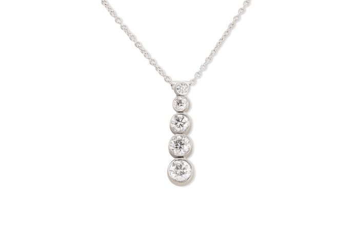 Platinum and Diamond Necklace set with 5 round diamonds (1.31ctw) (G