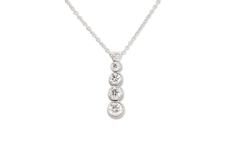 Platinum and Diamond Necklace set with 5 round diamonds (1.31ctw) (G