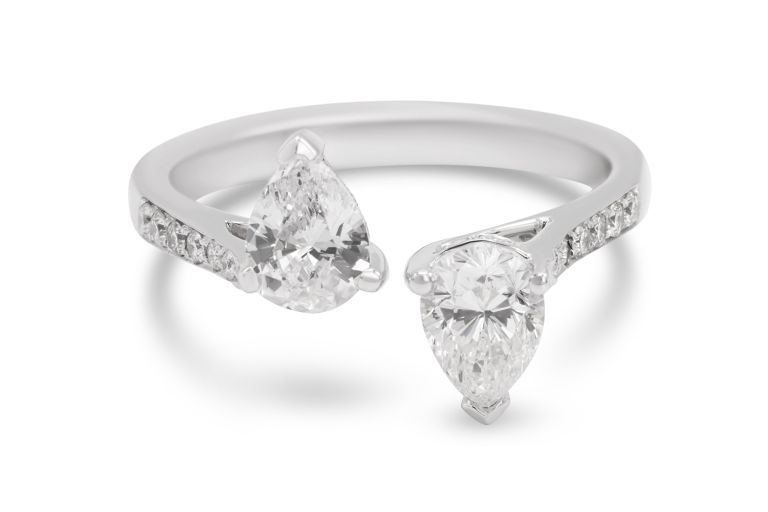 18K White Gold Mixed Shape Diamond Ring with 2 pear shaped diamonds (0.96ctw) (GH