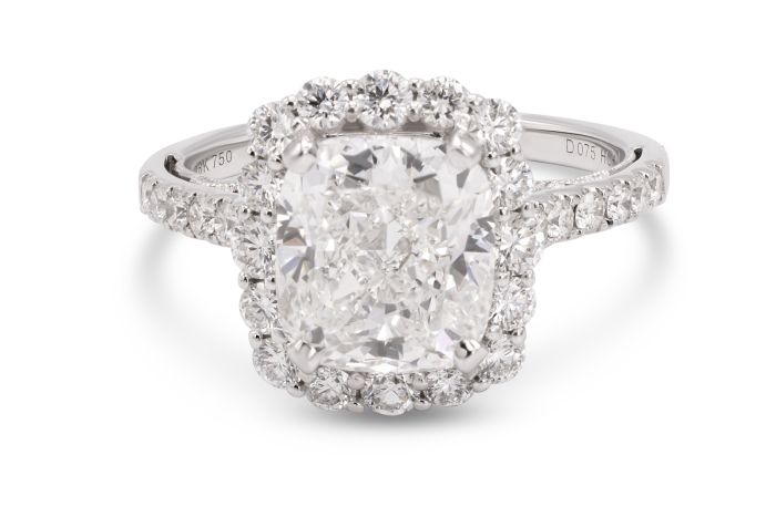 18K White Gold Cushion Diamond Ring with 1 cushion diamond (3.05ct) (F-VVS1) and 28 round diamonds (0.75ctw