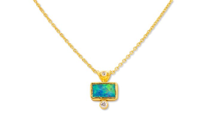 24K Yellow Gold Australian Opal Pendant Necklace (0.89ct) (11x7mm) set with a round diamond (0.11ct