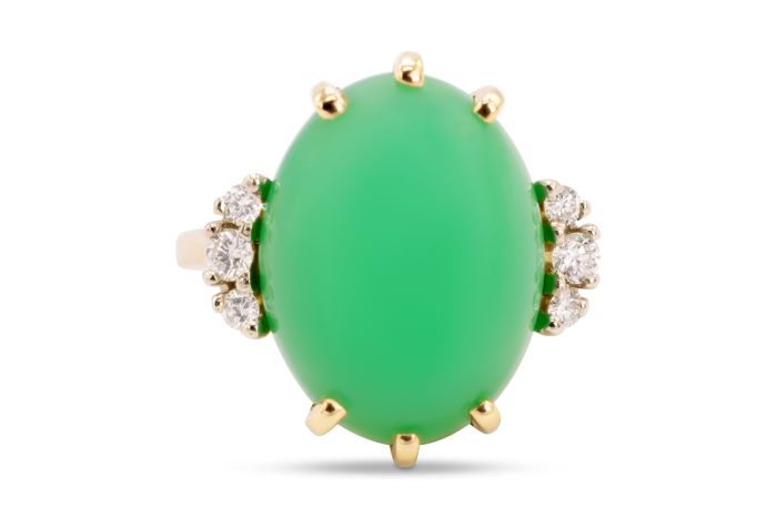 14K Yellow Gold Diamond and Oval Chrysoprase Ring (16x12.5mm) set with 2 round full cut diamonds(.08ctw) and 4 round full cut diamonds (.08Ctw)