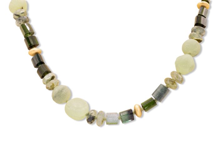 18K Yellow Gold Beaded Necklace with 22 green tourmaline beads