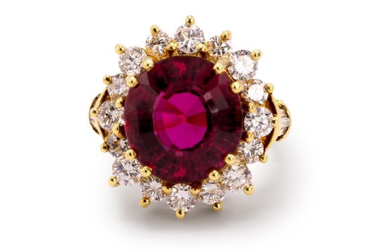 18K Yellow Gold Rubelite and Diamond Ring set with 1 Oval Rubelite (6.72ct